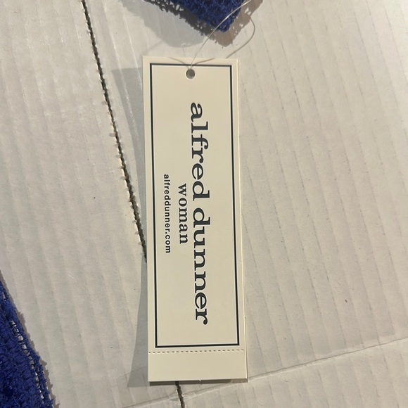 NWT Alfred Dunner Women's Blue Top elbow length w tiny v neck silver accessory - Picture 8 of 13